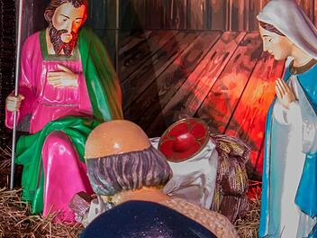 Das Jesuskind wurde aus der Kronacher Krippe gestohlen. Die Suche nach dem Dieb läuft. Foto: Marian Hamacher