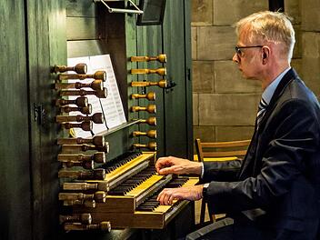 Peter Stenglein, Kirchenmusikdirektor an St. Moriz, gestaltete ein Konzert an der Rohlf-Orgel von St. Augustin. Foto: Jochen Berger