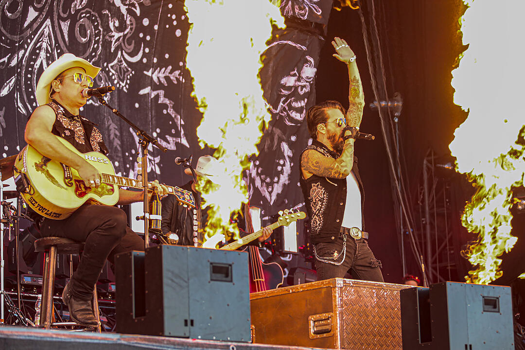 Rock im Park 2019: Die Country-Rocker von The BossHoss heizen der Menge ordentlich ein