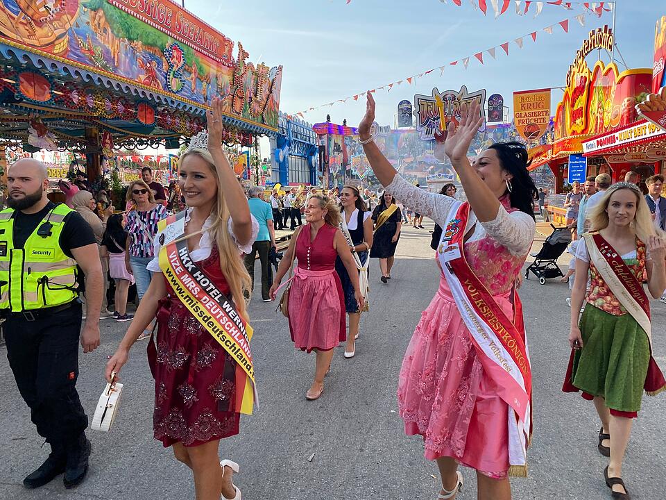 Nürnberger Herbstvolksfest 2024 eröffnet - die schönsten Bilder