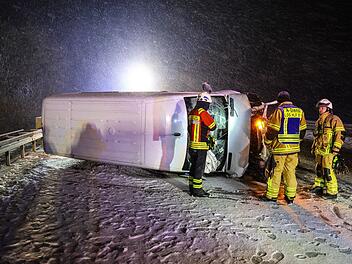 Sprinter verunfallt auf Autobahn