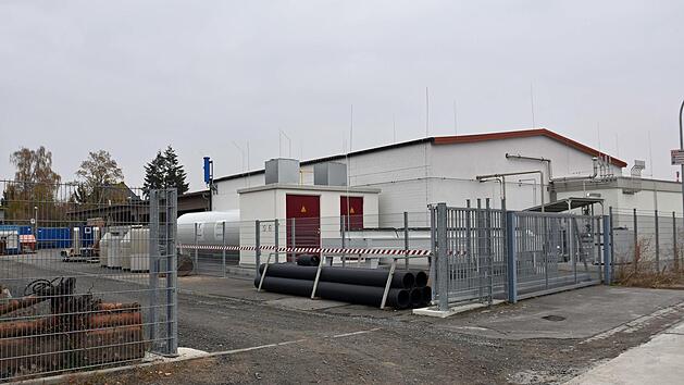 Am Standort der Power-to-Gas-Anlage im Hafen von Ha&szlig;furt (im Bild) wird der erste Bau eines Wasserstoff-Blockheizkraftwerkes in Deutschland als Demonstrationsobjekt errichtet. Foto: Ulrike Langer