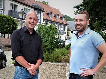 Die Freien Wähler Wirsbergs wollen Jochen Trier (links) ins Rennen um das Bürgermeisteramt schicken. FW-Vorsitzender Benjamin Schubert (rechts): "Wir stehen voll hinter ihm, und die Nominierung zum Bürgermeisterkandidaten der Freien Wähler wird in Kürze erfolgen." Foto: Werner Reißaus