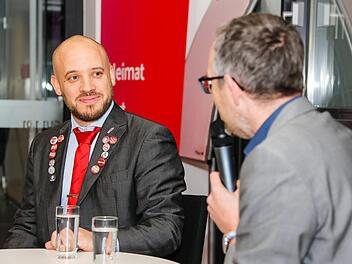 Fabian Dörner im Gespräch mit Redaktionsleiter Michael Memmel Foto: Matthias Hoch