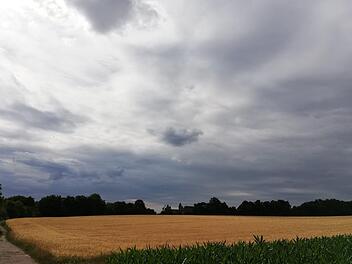 Laut Wetterexperte Stefan Ochs, wird die Sonne am Wochenende nur wenig zu sehen sein. Symbolbild: Carolin Hermann