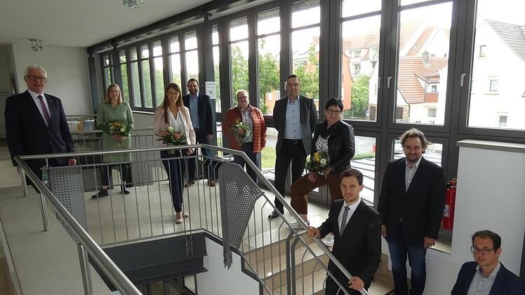 Die neuen Haßfurter Stadträte wurden vereidigt. Von links: Bürgermeister Günther Werner, Kim Davey, Eva Biertempfel, Felix Zösch, Anja Gaukler, Ilker Özalp, Claudia Glückert, Adrian Ort, Peter Giessegi und Volker Ortloff.