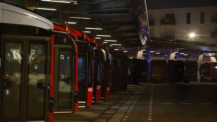 Verdi Warnstreik in N&uuml;rnberg: Stra&szlig;enbahnen, U-Bahnen und Busse stehen still