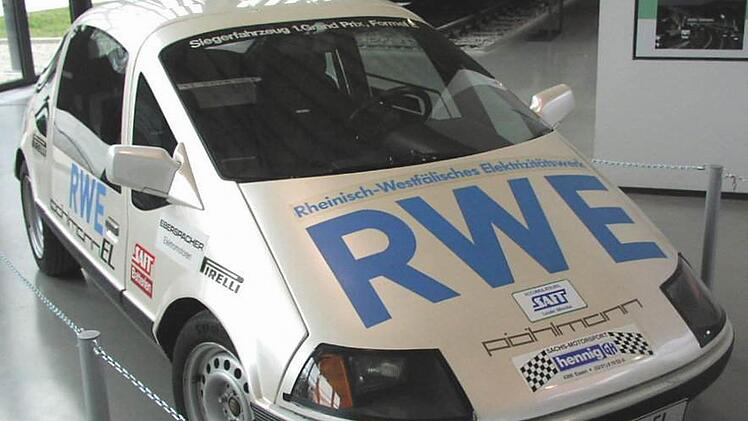 Der "Pöhlmann EL" gilt als erstes serienreifes Elektroauto nach dem Zweiten Weltkrieg. Damit war der Kulmbacher Erich Pöhlmann seiner Zeit voraus. Das Mobil mit den Flügeltüren setzte sich am Markt nie durch. Ein Exemplar steht im Automobil-Museum Fichtelberg. Foto: Archiv