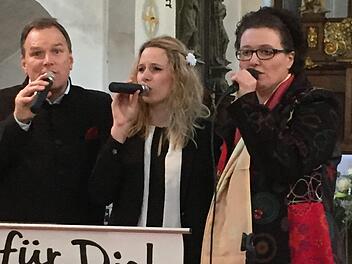 Das Trio M&M bei seinem Auftritt in der Kreuzbergkirche.  Regina Rinke