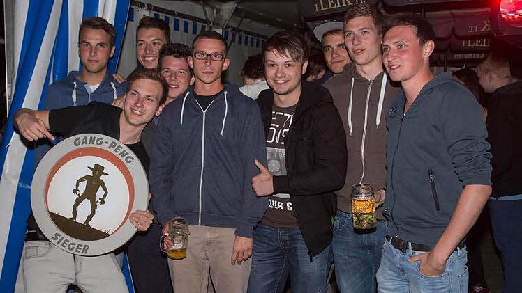 Groß war der Jubel bei der SC Hütte über den Sieg beim Gang Peng Wettbewerb. Foto: kag
