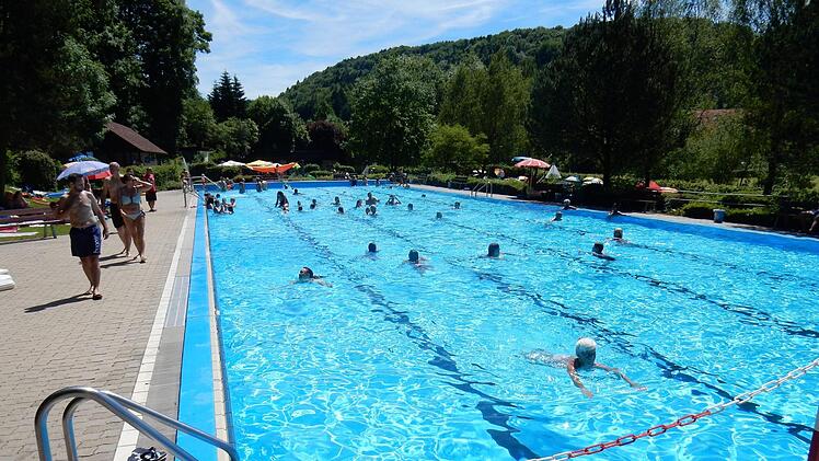 Das Egloffsteiner Freibad  Foto: Reinhard Löwisch