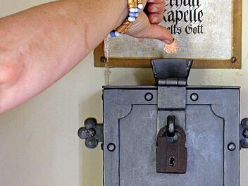 In mehreren Gemeinden in Oberfranken wurden Opferst&ouml;cke aufgebrochen und leer ger&auml;umt. Symbolbild: pixabay.com/Antranias