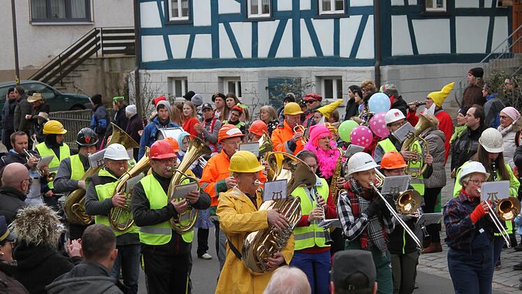 Die Musik machten die "Neubrunner Dorfmusikanten".