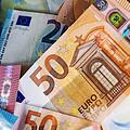 "Geld macht glücklich", heißt es oft. Der Zusammenhang zwischen Geld und Glück treibt Forscher seit Jahren um. Moniika Skolimowska, dpa