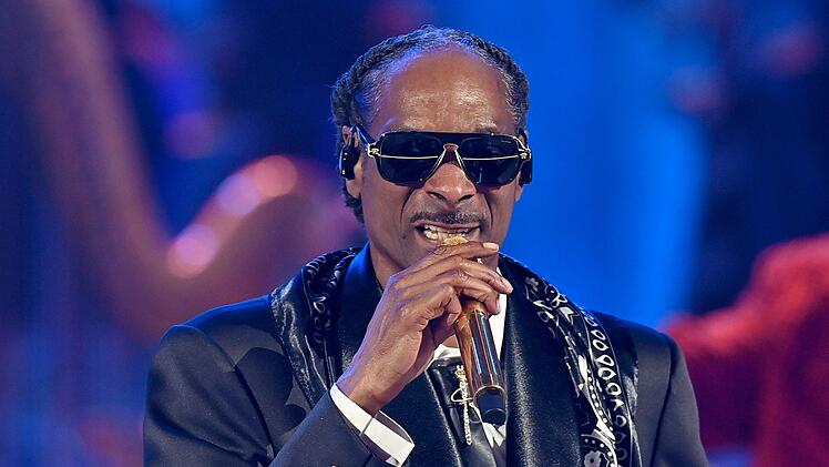 Der Rapper Snoop Dogg hat für seine Aussagen in einem Podcast heftige Kritik einstecken müssen.