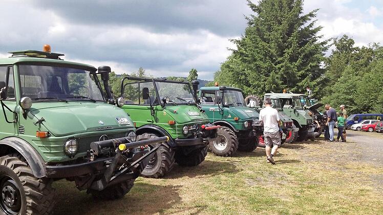 Unimogs aus ganz unterschiedlichen Baujahren kamen zusammen. Fotos: Sebastian Schmitt-Matthea