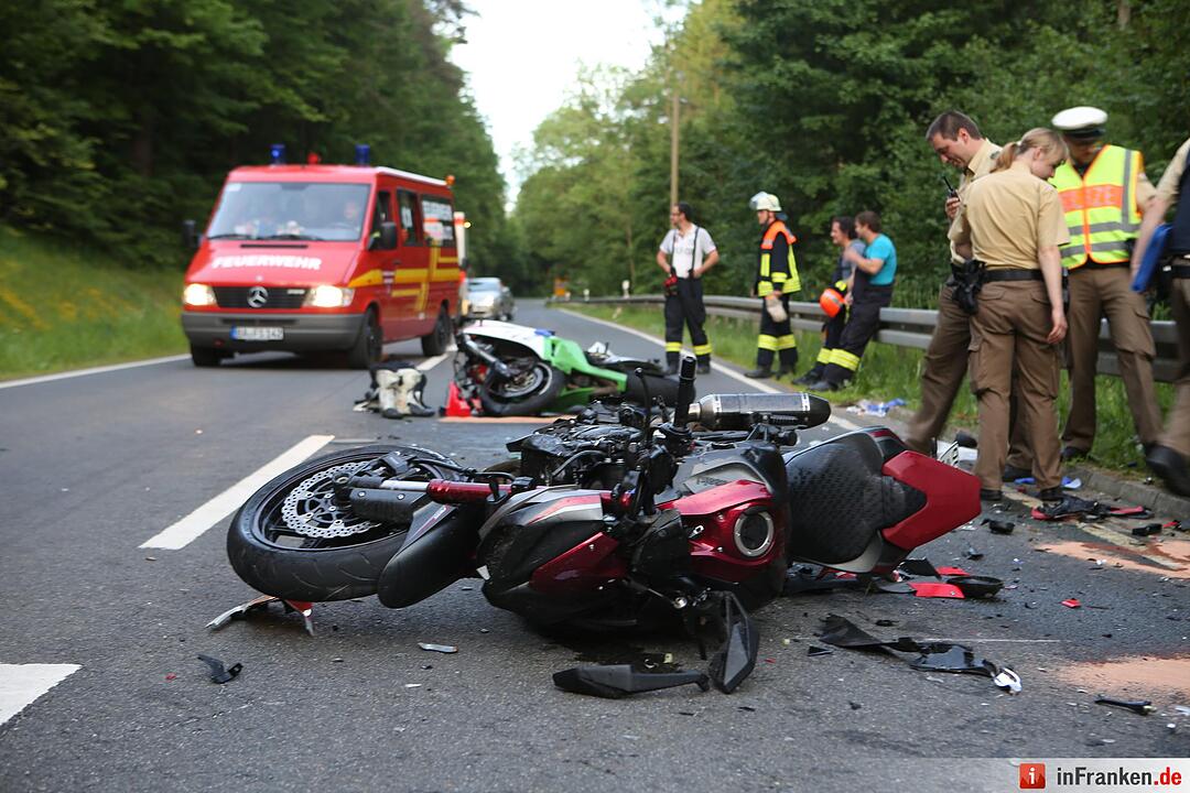 Motorräder prallen am Würgauer Berg frontal zusammen – zwei Schwerverletzte