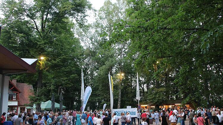 Die Bayerische Rundschau hatte Leser und Kunden an die Naturbühne Trebgast zum Stück "Pygmalion" eingeladen. Foto: Jürgen Gärtner