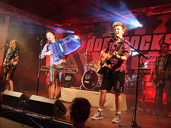 Die Dorfrocker hielten Wort: Ihr Konzert auf dem Signalsteinfest war eine mitreißende Angelegenheit.Fotos: Galster