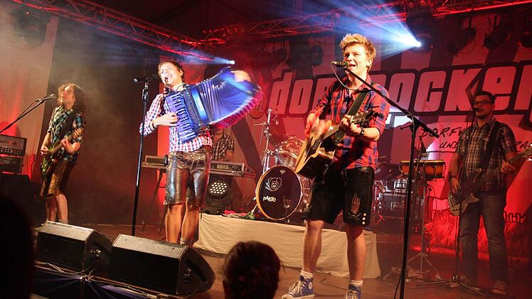 Die Dorfrocker hielten Wort: Ihr Konzert auf dem Signalsteinfest war eine mitreißende Angelegenheit.Fotos: Galster