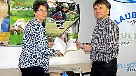 Sabine Wank und Martin Förtsch freuen sich auf den neuen Kess-Kurs "Abenteuer Pubertät". Foto: Heike Schülein