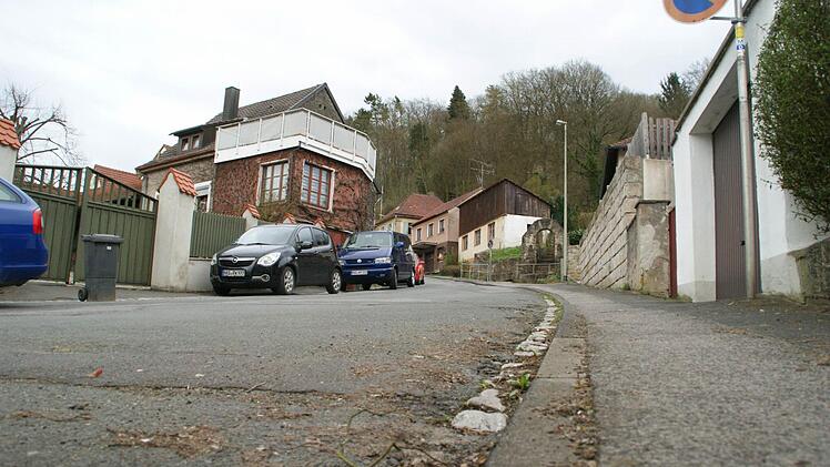 Der Stadtrat Eltmann verabschiedete in seiner Sitzung am Mittwoch den Haushaltsplan für 2016. Eine der größten Investitionen ist der vorher vielfach verschobene Ausbau der Schloßsteige. Foto: Sabine Weinbeer