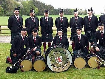 Die Mitglieder der Pipeband aus Portsoy Foto: pr