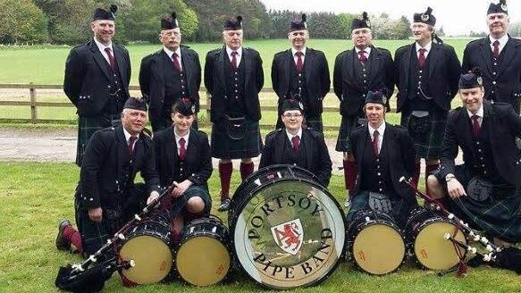 Die Mitglieder der Pipeband aus Portsoy Foto: pr