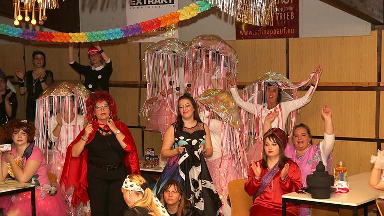 Weiberfasching des TV 48 Coburg in Creidlitz Foto: Michael Stelzner