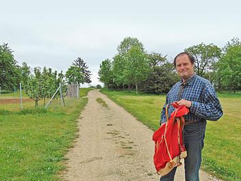 Erwin Friedrich auf dem Fünf-Seidla-Weg - mit leerem Rucksack Foto: Petra Malbrich