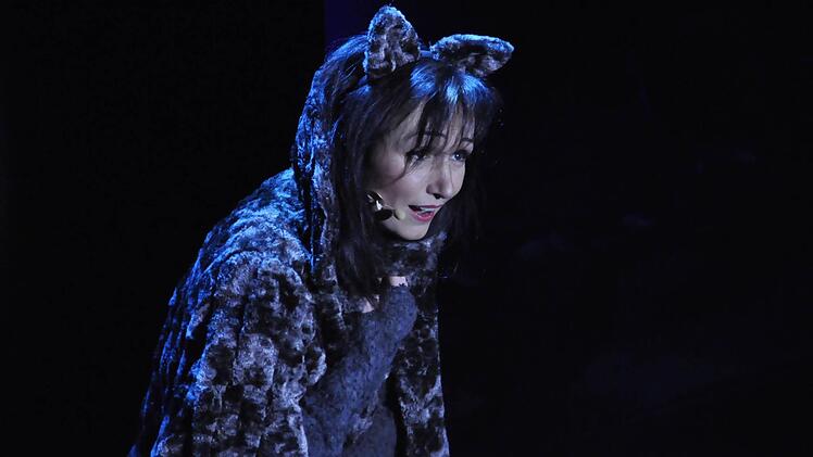 Nadja Plattner als Grizabella aus dem Musical Cats. Foto: Peter Klopf