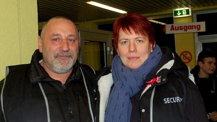 Für die Sicherheit bei Heimspielen der Kissinger Wölfe sorgt das Security-Personal.Robert Fischer