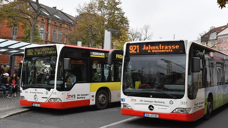 Beliebig Bus fahren im ganzen VGN-Gebiet für 365 Euro im Jahr: Für Schüler und Auszubildende ist das bereits möglich, für alle anderen ist derzeit noch die Finanzierung fraglich.Ronald Rinklef/Archiv