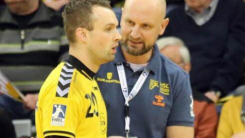 HSC-Co-Trainer Anton Lakiza (rechts) verlässt den CoburgerZweitligisten in Richtung Burgkunstadt. Florian Billek (links) hat dagegen einen Fünfjahresvertrag beim HSC unterschrieben. Foto: Albert Höchstädter