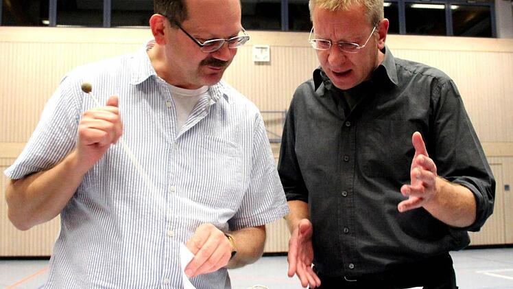 Sie verstehen ihr Handwerk: Jürgen Schatz (l.) und Jürgen Gölz  Foto: Johanna Blum