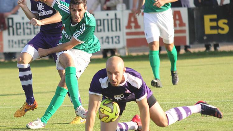 Beide Tore zum Sander 2:1-Erfolg in der Vorrunde in Würzburg erzielte Dinis Ribeiro (links). Ob er diesmal mit auflaufen kann, entscheidet sich allerdings erst kurzfristig.
