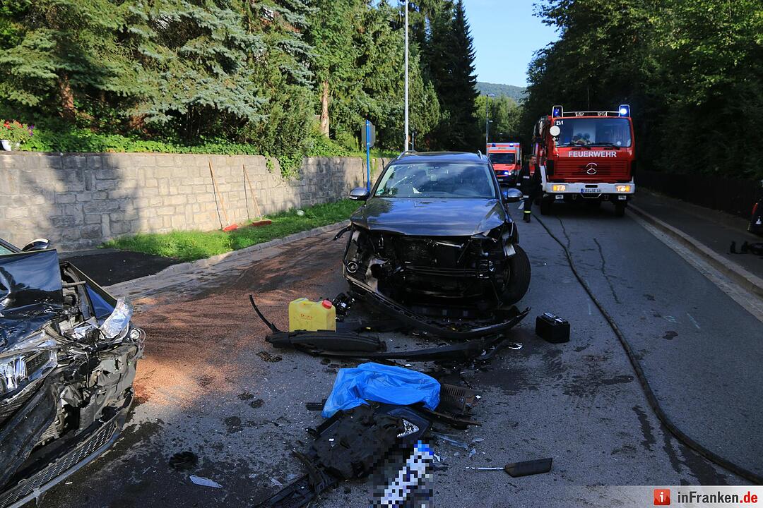 Auto übersehen: Zwei Verletzte bei Unfall in Ebermannstadt