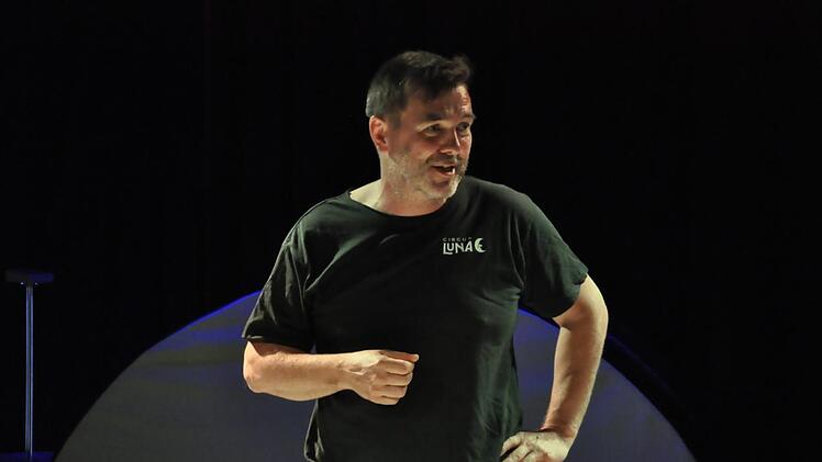 Peter Bethäuser, Chef des Circus Luna freut sich immer über den Auftritt des talentierten Nachwuchses. Peter Klopf