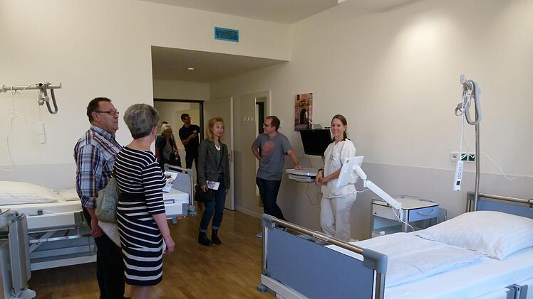 Die Patientenzimmer im neuen Bettenturm lockten natürlich die Besucher an.Marion Krüger-Hundrup