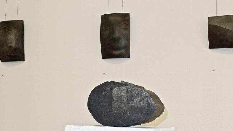 Matthias Dämpfle: Elisabeth (Beton, Gravur)Foto: Jochen Berger