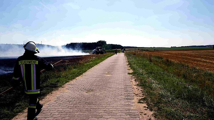 Die Feuerwehrleute hatten den Brand schnell unter Kontrolle.   Foto: Richard Sänger