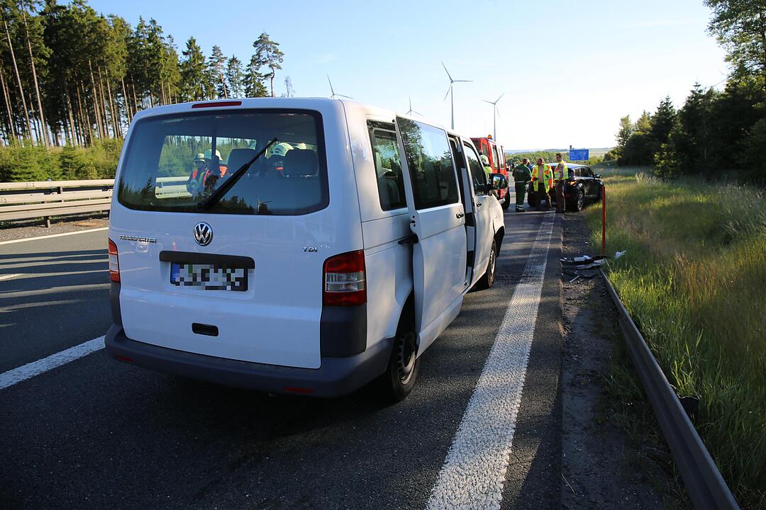 Hof: Schwerer Auffahrunfall auf der A72 bei Trogen