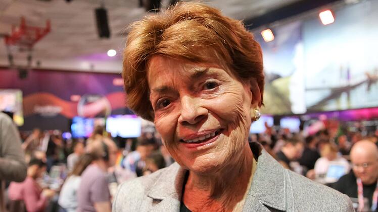 Lys Assia blieb bis ins hohe Alter dem ESC verbunden, die S&auml;ngerin starb 2018 mit 94 Jahren.