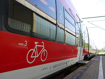 Ab dem 1. Mai ist die Fahrradmitnahme in den Zügen des Franken-Thüringen-Express im Kreis Kronach kostenlos. Die Deutsche Bahn und der Landkreis haben sich auf eine entsprechende Vereinbarung geeinigt. Foto: Rebecca Vogt