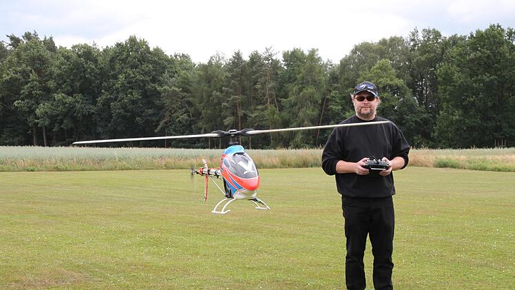 Am 30. Juni steigt  wieder auf dem Modellflugplatz in Kaltenreuth der Schauflugtag der  Segelfluggruppe "Kordigast" Burgkunstadt. Roy Schneider aus Burgkunstadt  hatte vor einem Jahr seinen Hubschrauber schweben lassen. Stephan Stöckel