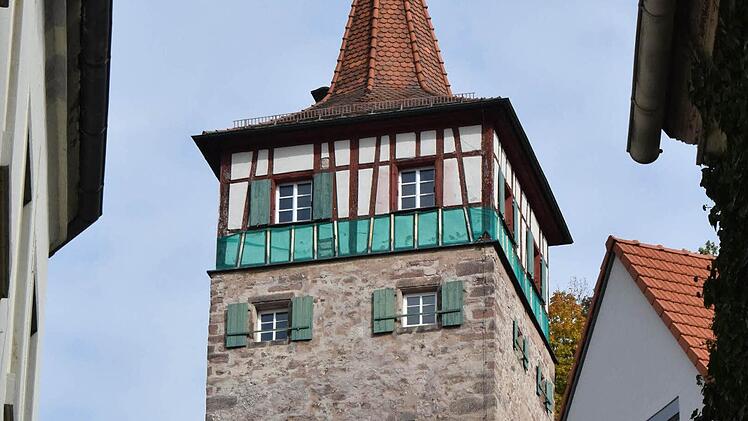 Das Fachwerkgeschoss ist die Problemzone des Roten Turms. Foto: Ronald Rinklef