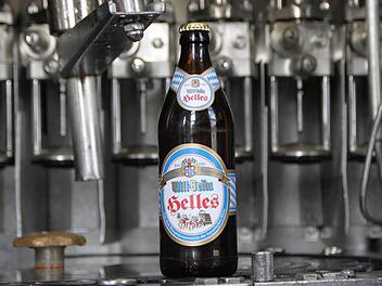 In Zukunft wird das Mottener Bier in Euroflaschen abgefüllt. Foto: Ulrike Müller