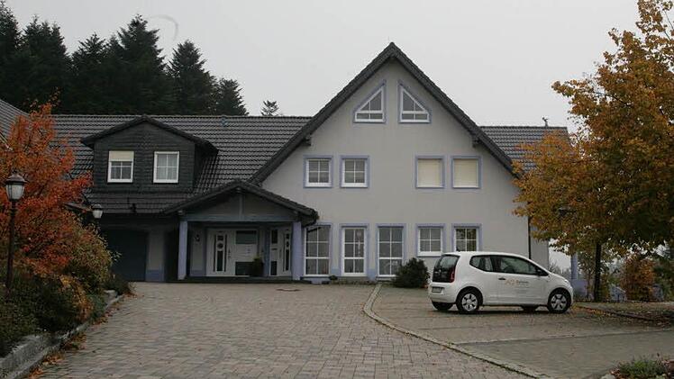 Mit der privatwirtschaftlichen Sozialstation Am Sonnenhang werden von Presseck aus derzeit bis 100 Pflegeberechtigte (davon bis 60 über die Diakonie) im Oberland durch insgesamt 26 Mitarbeiterinnen versorgt.