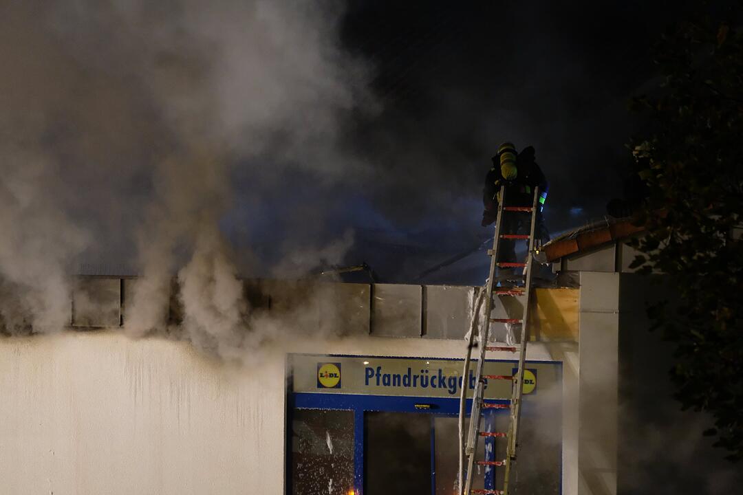 Nürnberg: Lidl brennt