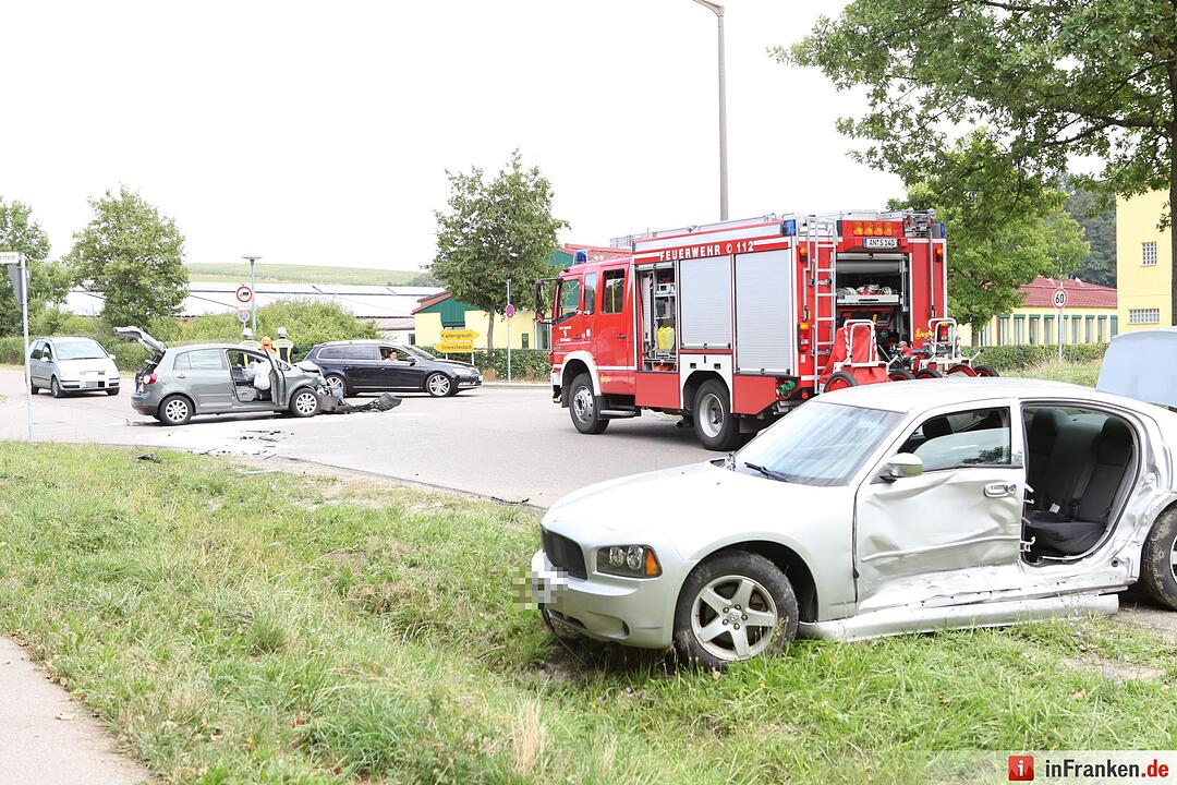Unfallserie mit sieben schwerverletzten Personen innerhalb von einer Stunde